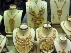 096 Abu Dhabi, Arabischer Golgschmuck.JPG